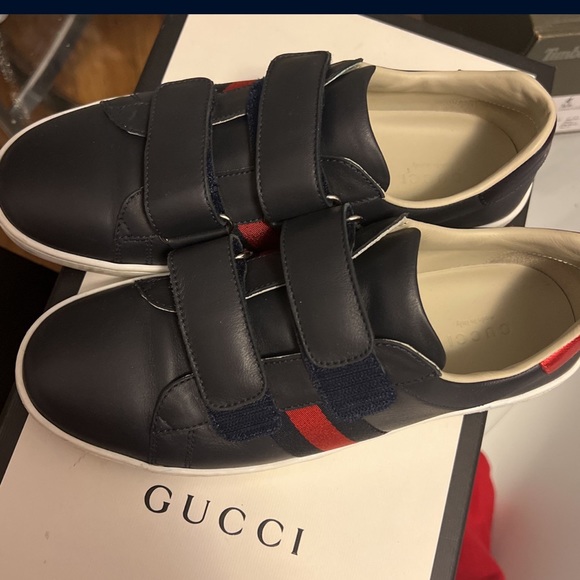 Size 36 gucci sneakers authentic - Picture 2 of 3